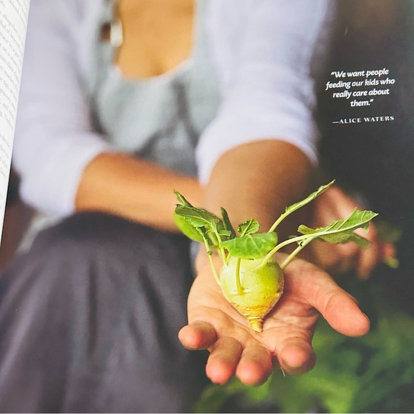 NEW The Family Cooks +100 Recipes Cookbook Hardcover Recipe Book - Picture 7 of 16